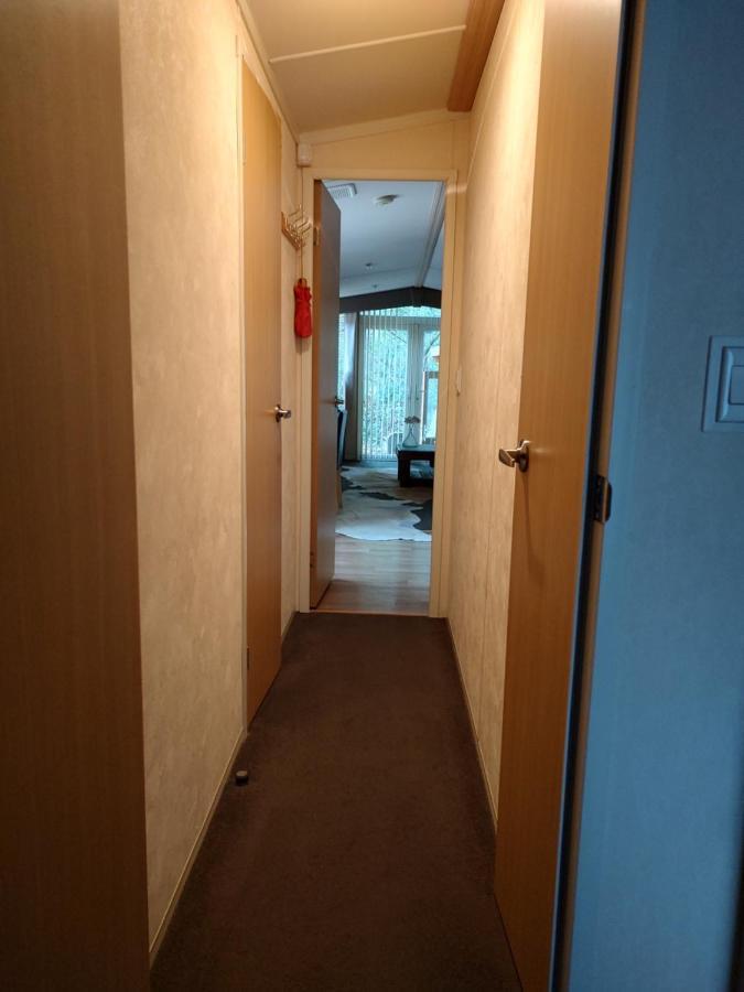Chalet Met Veranda Aan Bosrand Vledder Екстериор снимка