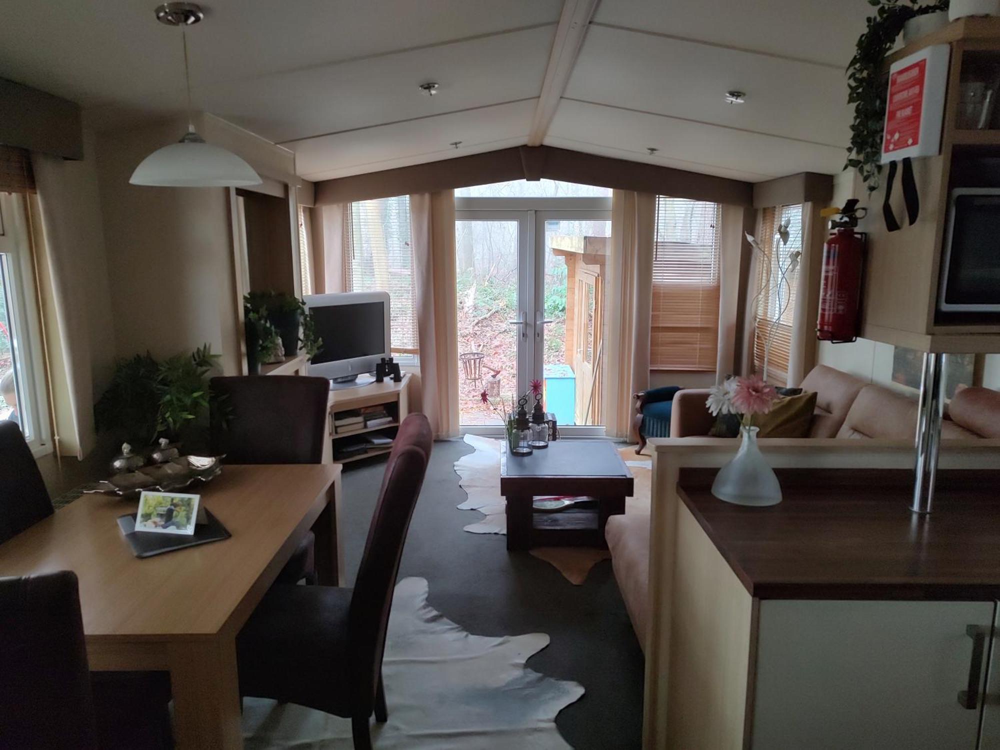 Chalet Met Veranda Aan Bosrand Vledder Екстериор снимка